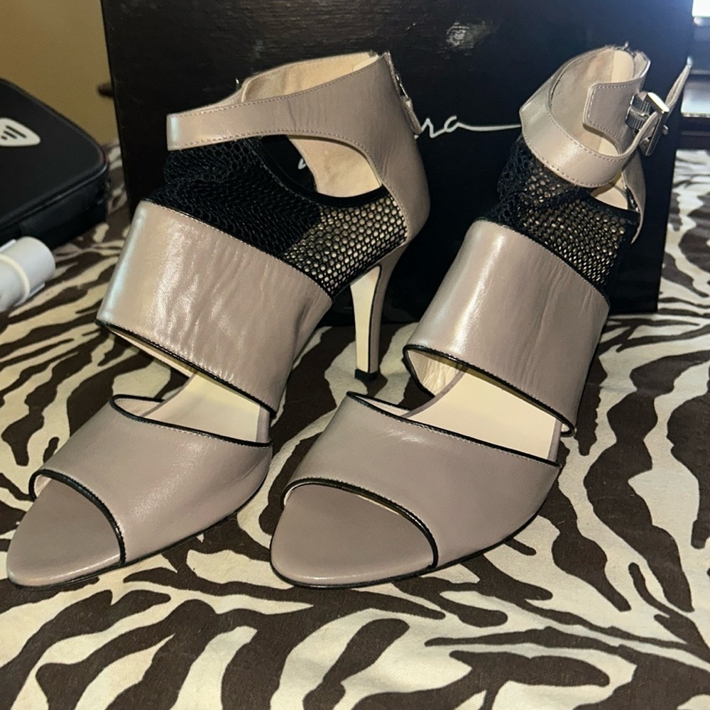 Takera Taupe with black mesh heels, size 15